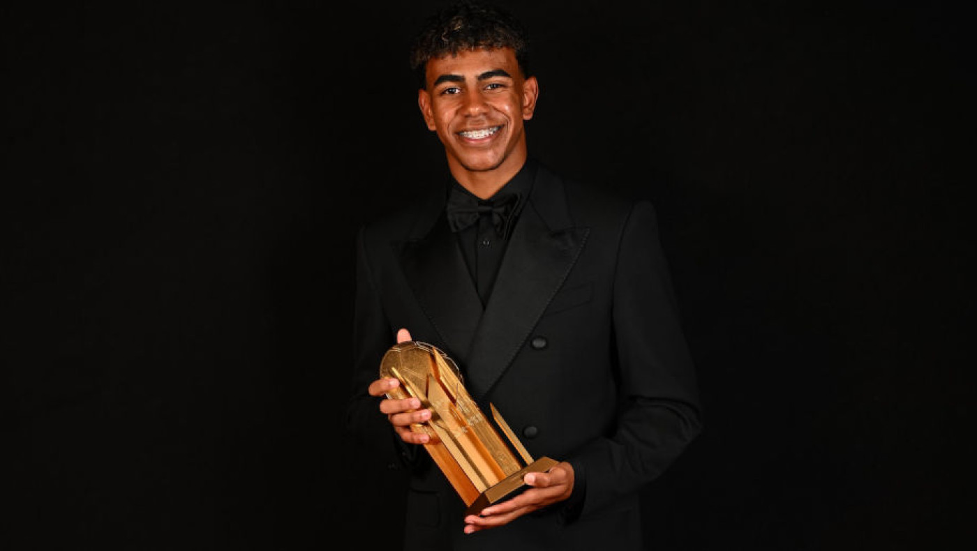 Λαμίν Γιαμάλ: Πήρε το βραβείο για τον κορυφαίο νεαρό ποδοσφαιριστή της χρονιάς