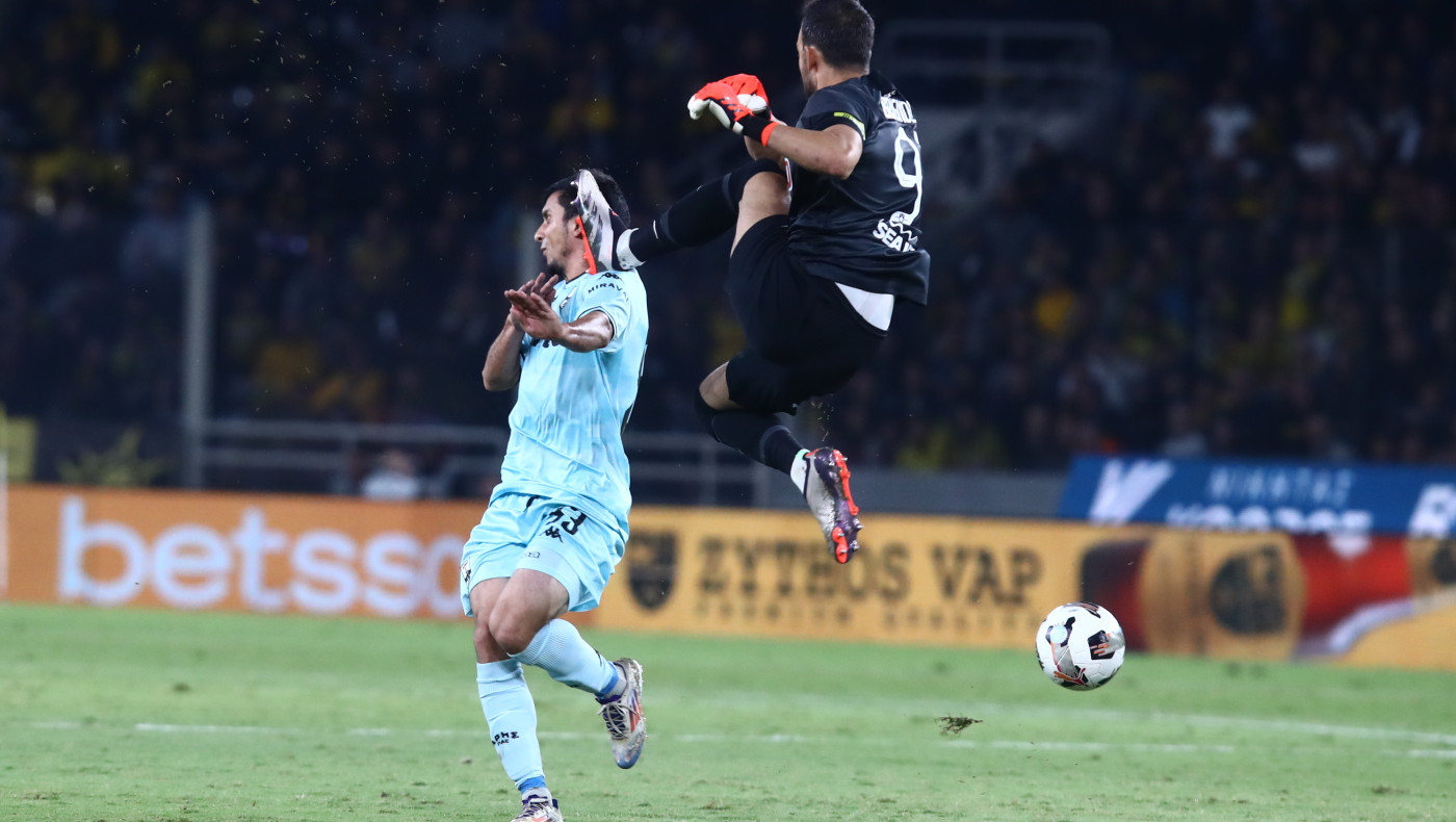 ΑΠΙΣΤΕΥΤΟ: Ο Σιδηρόπουλος δεν έδωσε πεντακάθαρη κόκκινη κάρτα στον Μπρινιόλι! - Αγνόησε και τον VAR!