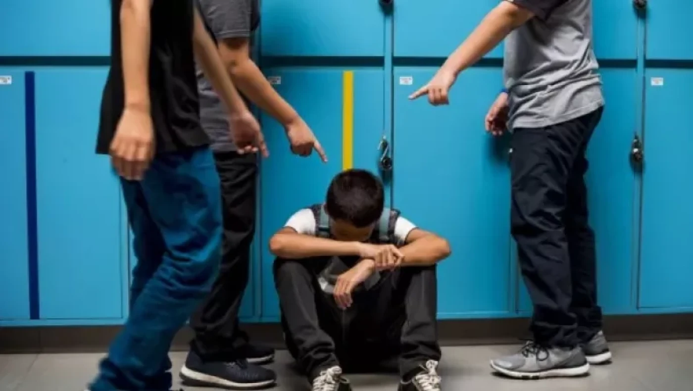 Καλάβρυτα: Ανήλικοι έβαλαν σακούλα στο κεφάλι 10χρονου και την έσφιγγαν