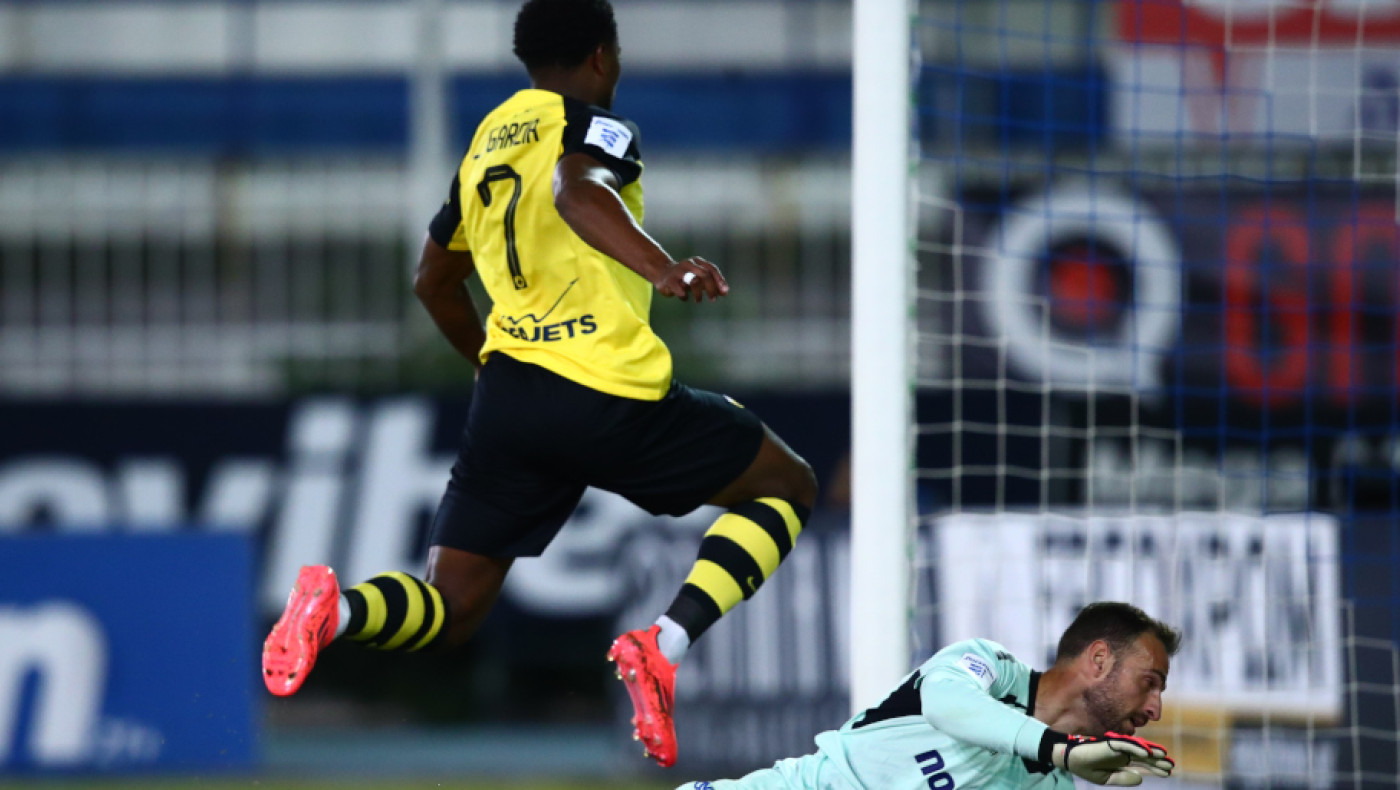 Με Λιβάι και τύχη πέρασε από το Περιστέρι η ΑΕΚ (0-1)