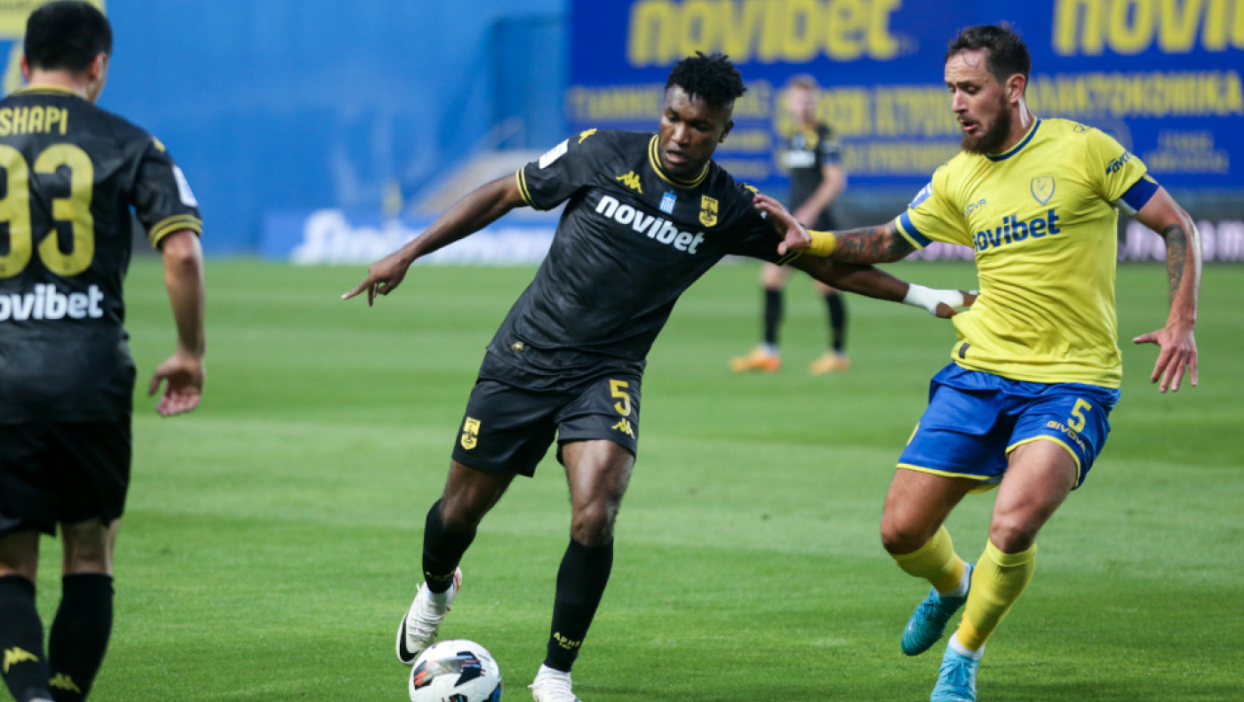 Ποστ οργής από τον Ναζλίδη για τη διαιτησία του Τσιμεντερίδη στο Αγρίνιο