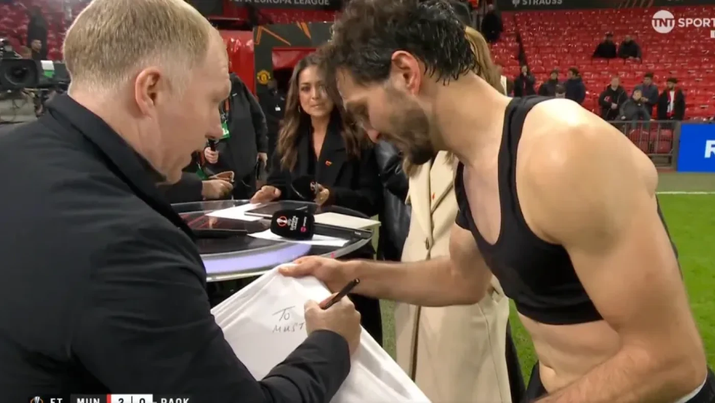 Πατέρας Οζντόεφ: «Έχω περίπου 18 φανέλες, όχι μόνο του Σκόουλς, θέλω να κάνω ένα μικρό μουσείο»