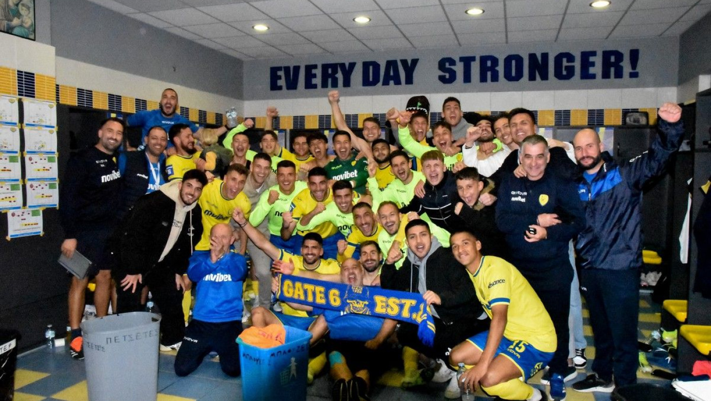 Παναιτωλικός: Πανηγυρισμοί στα αποδυτήρια για τη μεγάλη νίκη επί του Άρη