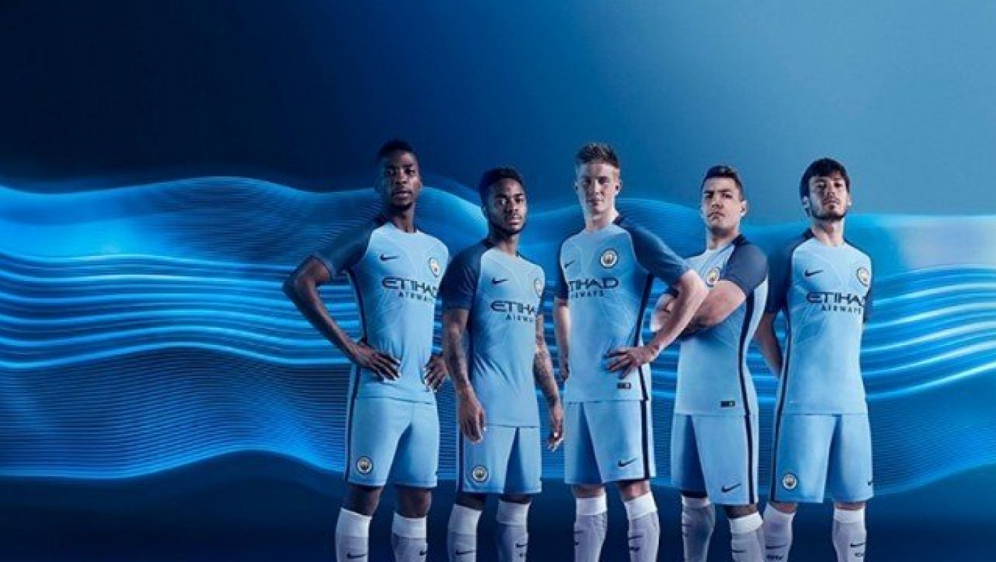 Με το νέο σήμα οι φανέλες της Μάντσεστερ Σίτι! (pics)