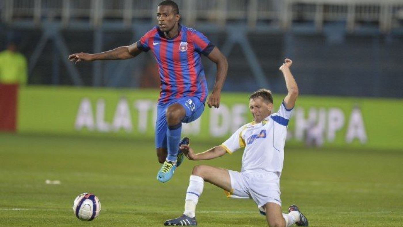 «Ο Μπεκάλι εμπλέκει τον Ολυμπιακό με τον Βαρέλα για λόγους τακτικής»