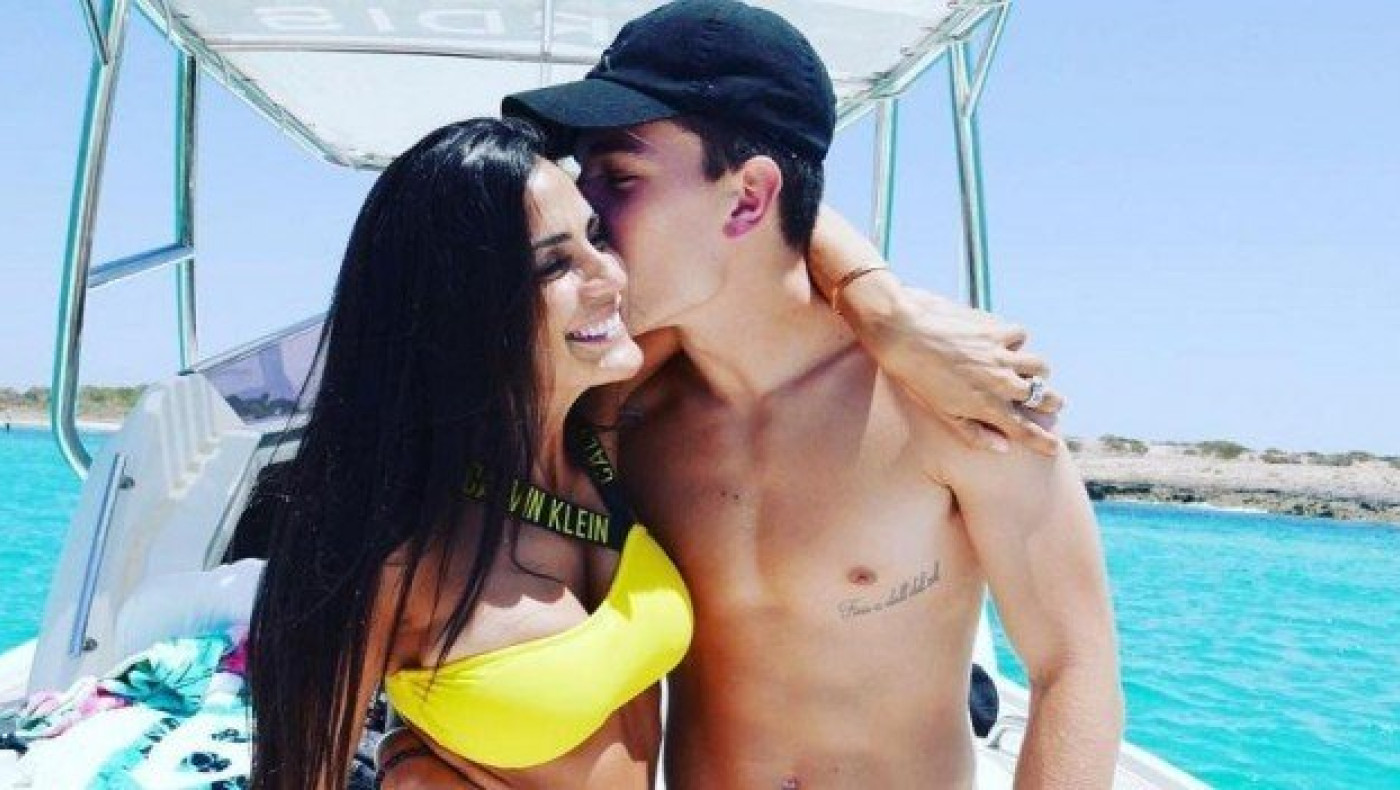 Αυτό το τούμπανο  τα έχει με πασίγνωστο ποδοσφαιριστή! (pics)