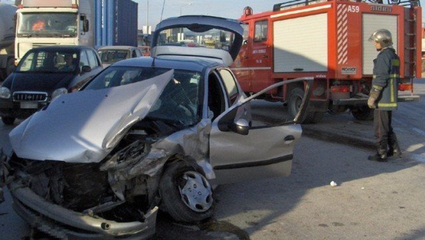 Θεσσαλονίκη - ΠΡΙΝ ΛΙΓΟ: Καραμπόλα τεσσάρων οχημάτων στην Καλαμαριά