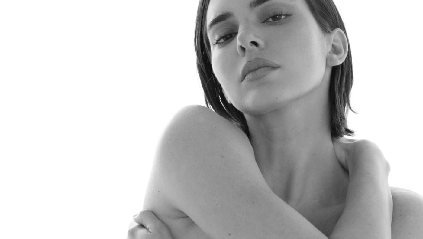 Κένταλ Τζένερ: Γυμνή σε νέα της φωτογράφιση - Η ανάρτηση στο Instagram