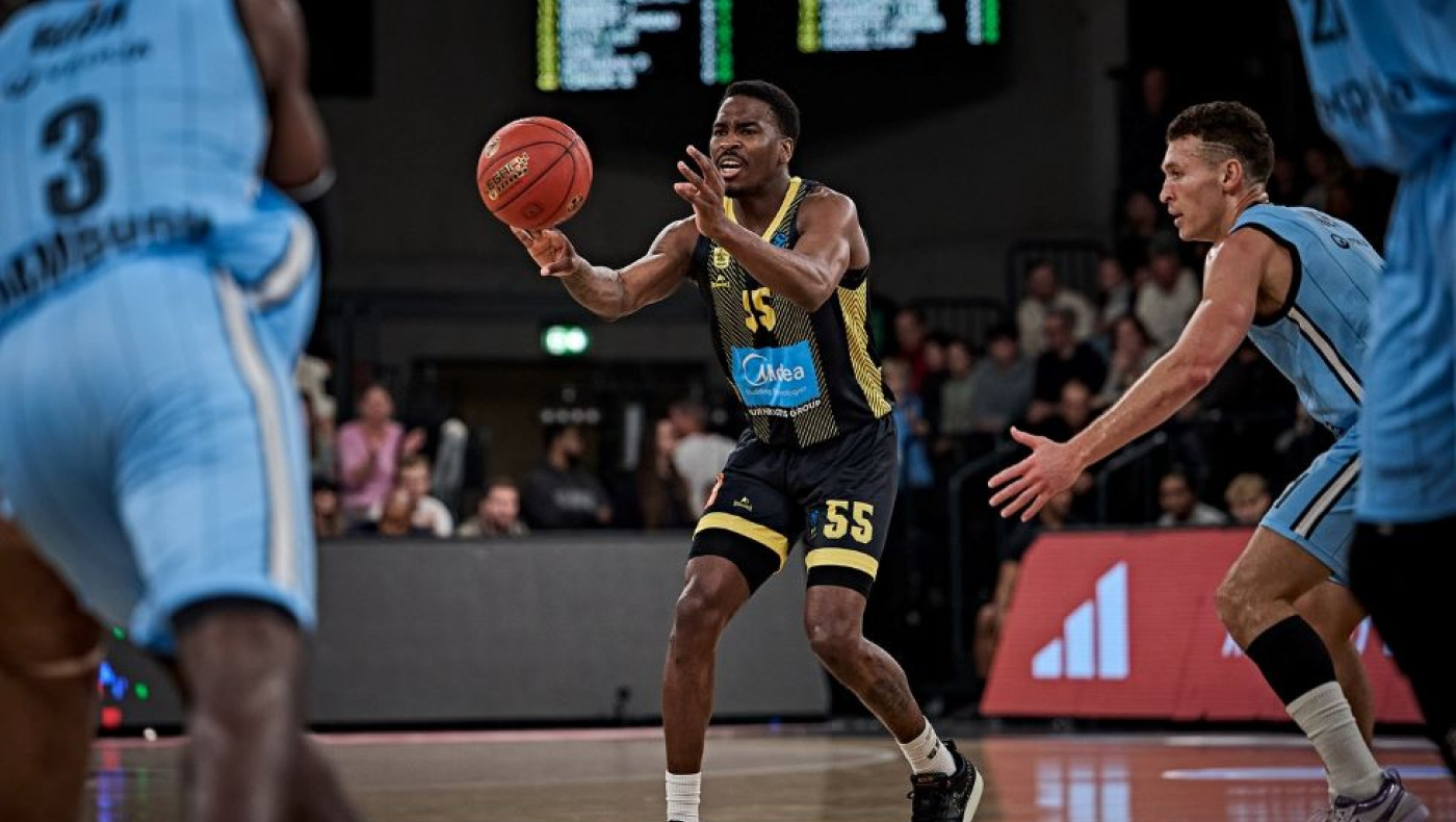 Αμβούργο-Άρης: Μόνο Τολιόπουλος και Χοτζ διασώθηκαν από το «ναυάγιο»