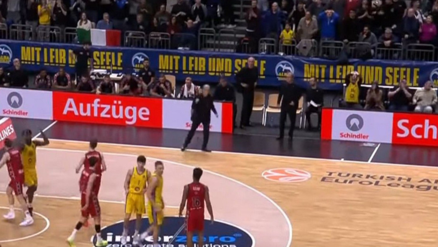 Euroleague: Ο Μεσίνα... τρελάθηκε-Πανηγύρισε γιατί νόμιζε ότι η Αρμάνι κέρδισε (vid)