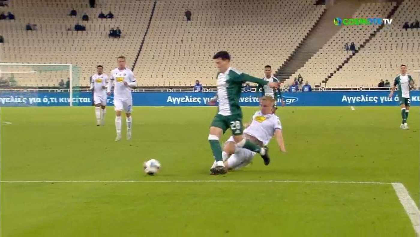 Με δέκα παίκτες η Λαμία κόντρα στον Παναθηναϊκό