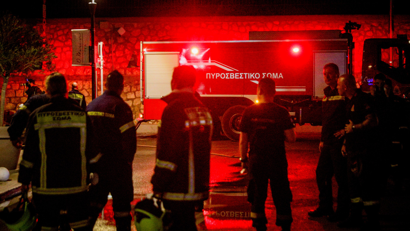 Χαλκιδική: Παρανάλωμα σκάφη στη μαρίνα του ξενοδοχείου Πόρτο Καρράς