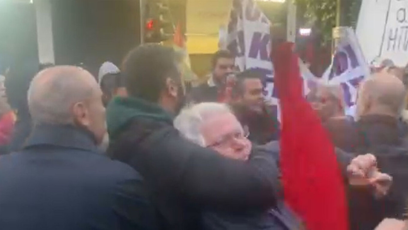 Πολυτεχνείο: Επεισόδιο μεταξύ φοιτητών και... Kasselistas (vid)