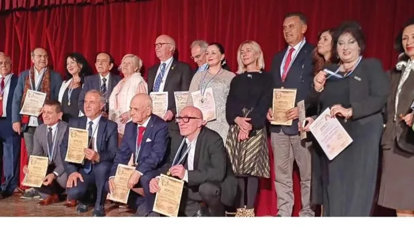 Το Καφενείο των Ιδεών: Απένειμε τα Χρυσά Μετάλλια του Μεγάλου Αλεξάνδρου και Βεργίνας σε προσωπικότητες από όλο τον κόσμο