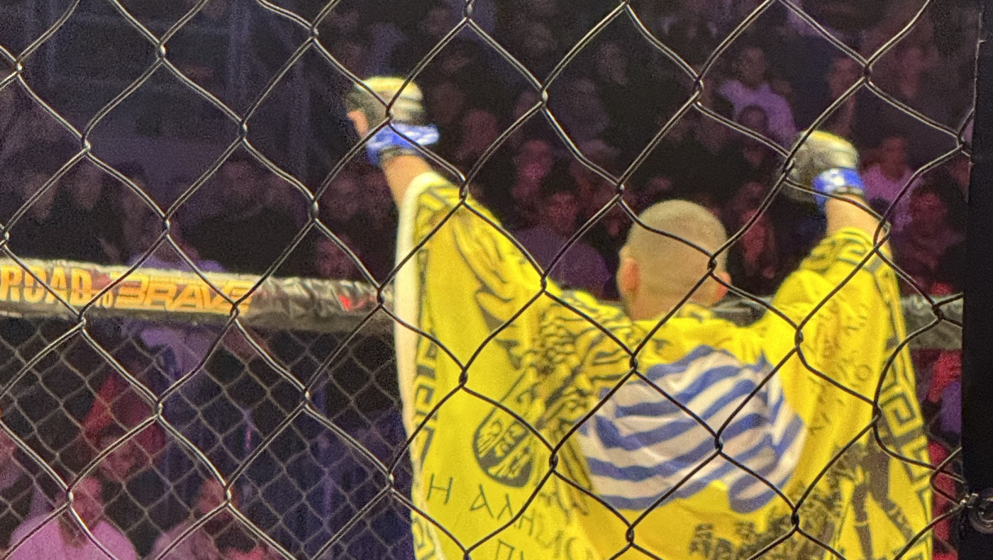 H καλύτερη είσοδος ever: Και φυσικά ο αντίπαλός του... έμπλεξε με τον Πόντιο! (vid)