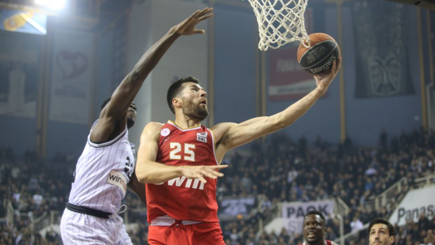 ΠΑΟΚ-Ολυμπιακός: Έπεσε αμαχητί ο Δικέφαλος, έχανε ακόμη και με 42 πόντους!