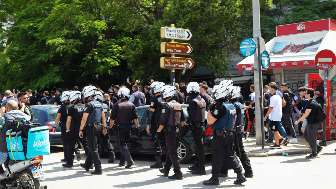 Στοπ της ΕΛΑΣ σε πορεία των οπαδών του Άρη προς το αμαξοστάσιο Πυλαίας