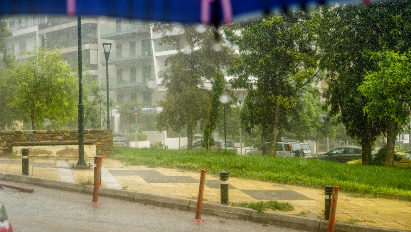 Αγνοούμενος στην Λήμνο από την κακοκαιρία - Σε κόκκινο συναγερμό η Κεντρική Μακεδονία και η Θεσσαλία