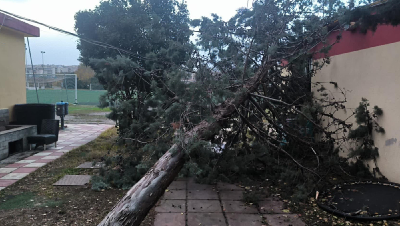 Η κακοκαιρία έπληξε και τα γήπεδα της ΕΠΣΜ στη Μίκρα