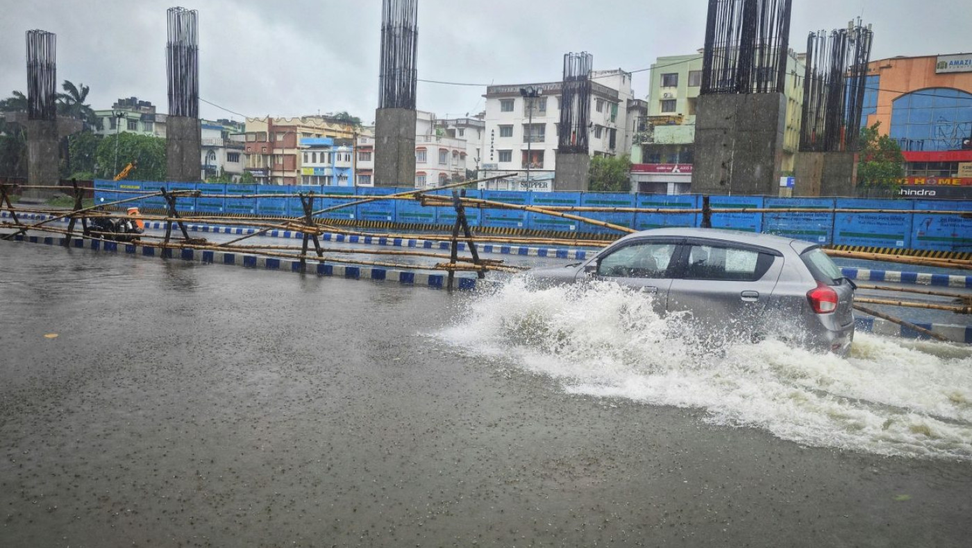 Αυτό είναι το πρόστιμο άμα βρέξετε πεζό με το αυτοκίνητό σας