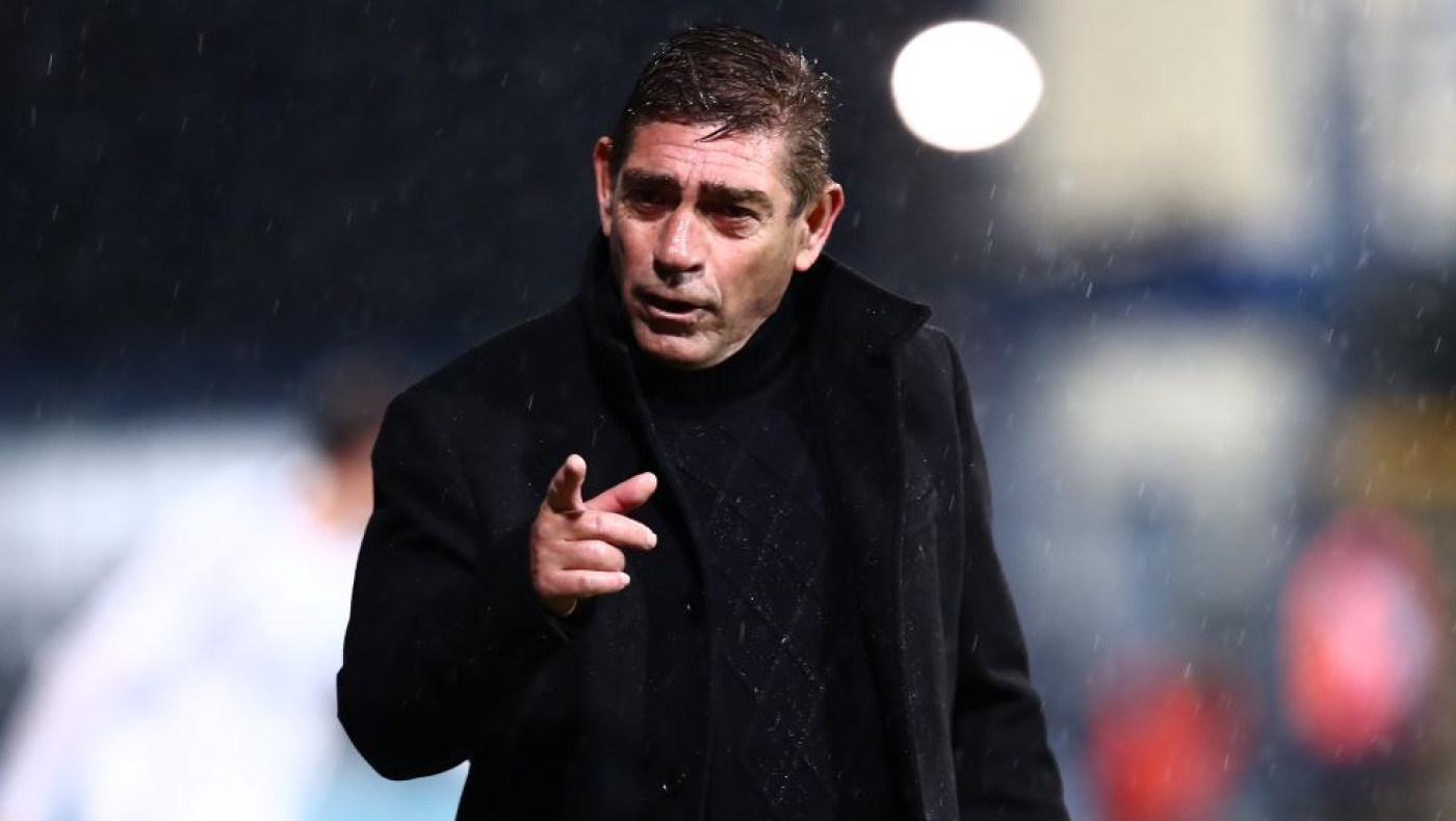 Εισβολή κουκουλοφόρων στο καφέ-εστιατόριο του Σάββα Παντελίδη!