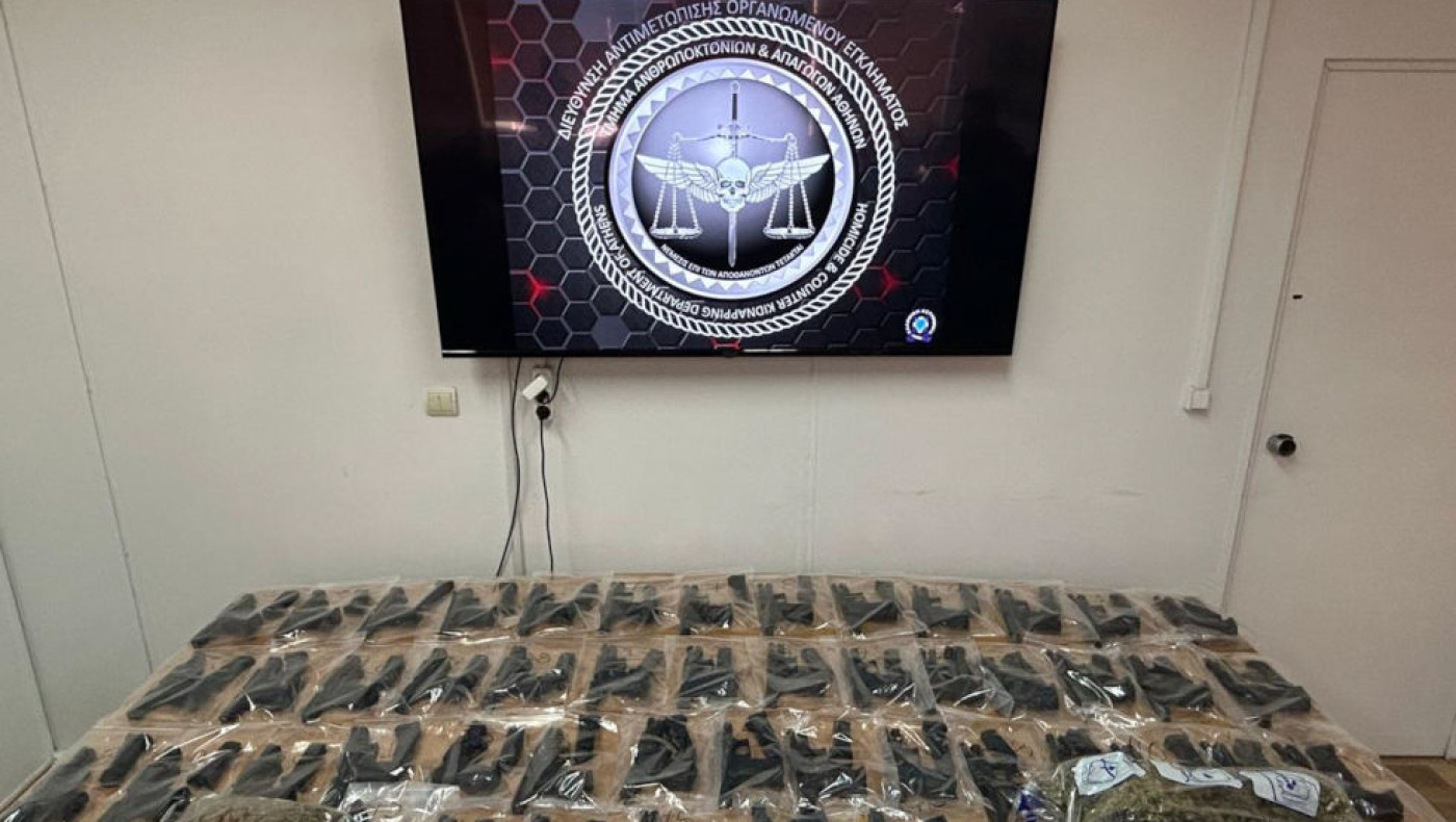 Επιχειρήσεις της ΕΛ.ΑΣ. σε Αθήνα-Θεσσαλονίκη: Συλλήψεις Τούρκων, όπλα και ναρκωτικά