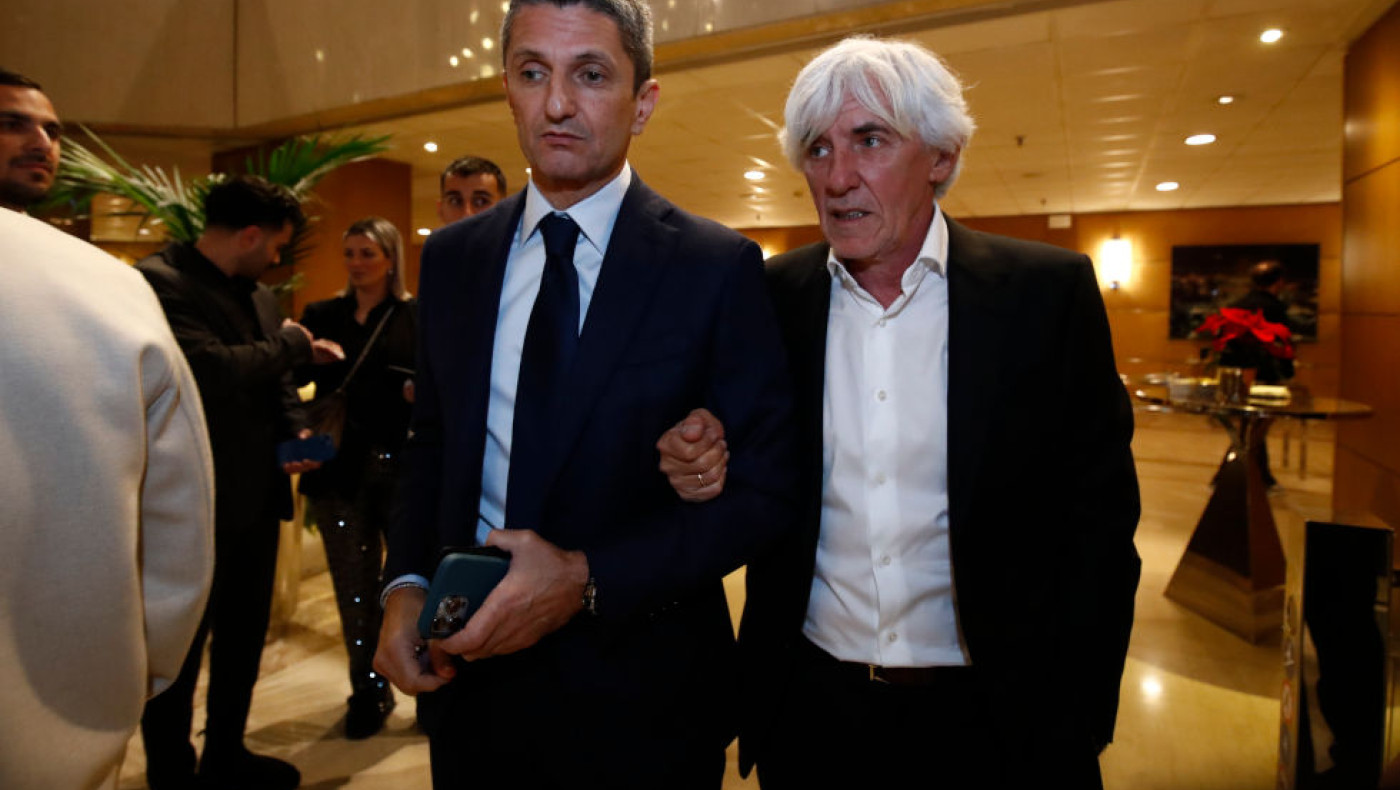 VIRAL φωτογραφίες: Ο Ιβάν Γιοβάνοβιτς αγκαζέ με τον Ραζβάν Λουτσέσκου