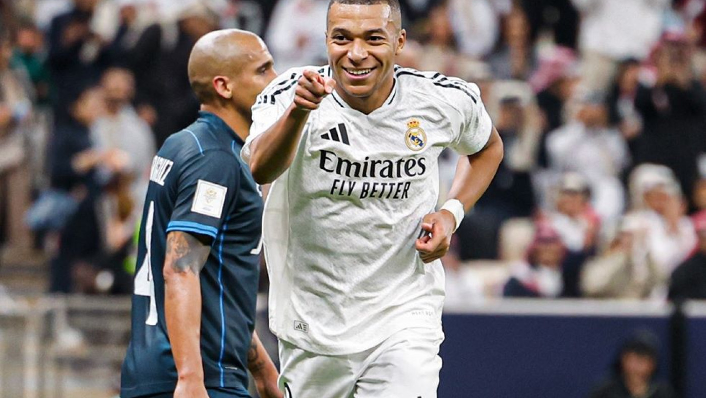 Ρεάλ Μαδρίτης-Πατσούκα: Βασίλισσα του κόσμου, έγραψε ιστορία ο Αντσελότι