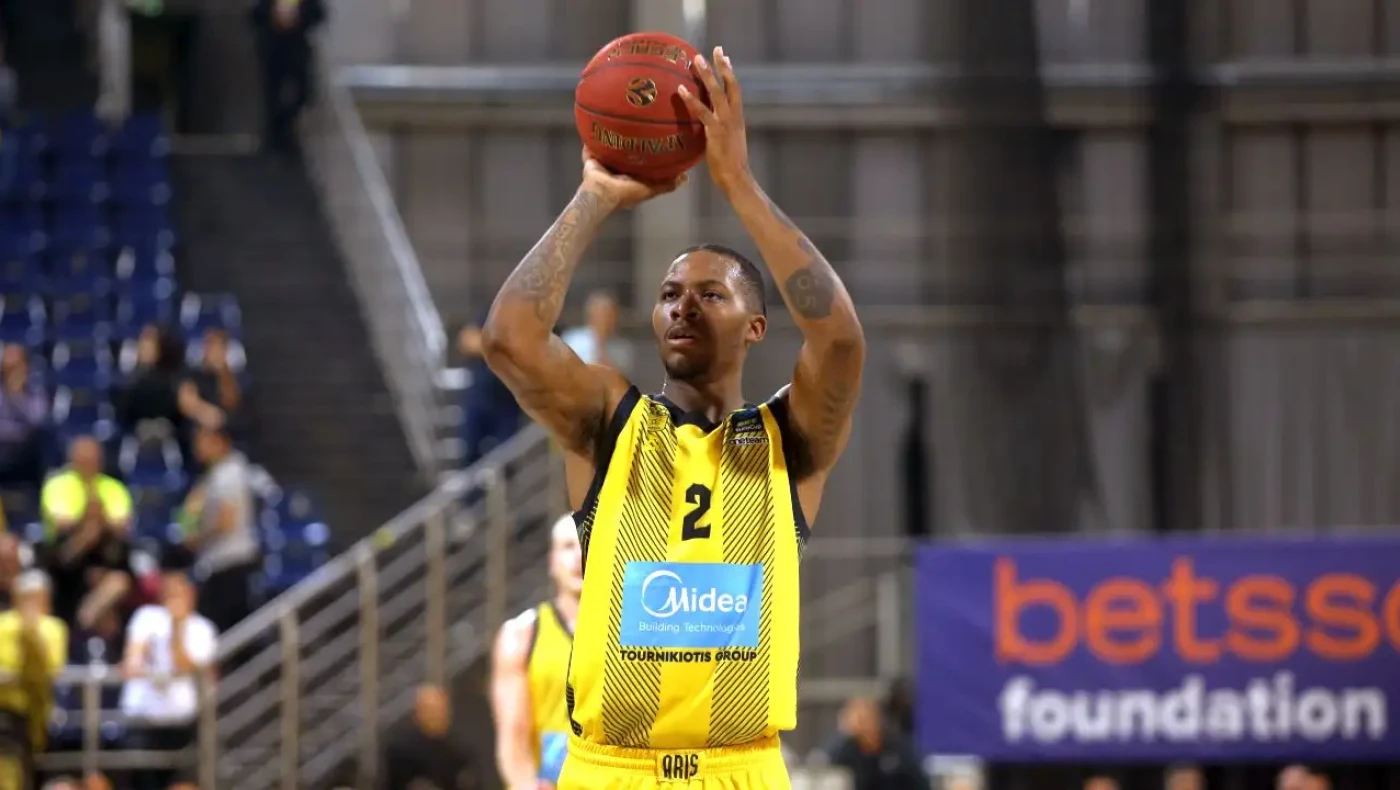 Ο Άρης προχωρά σε δομικές αλλαγές μετά τη συντριβή από την Καρδίτσα