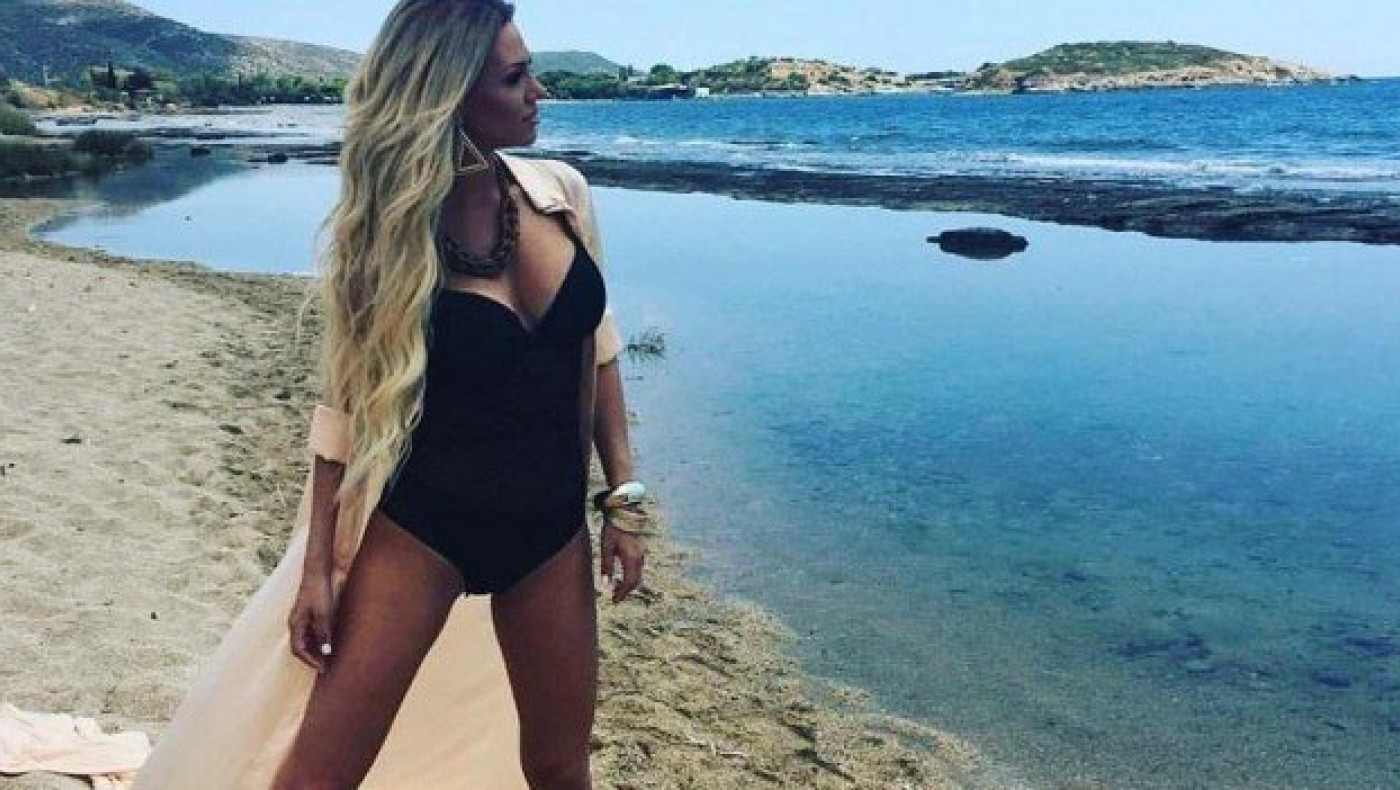 Με λεοπάρ μαγιό η Σάσα Μπάστα!              (pics)