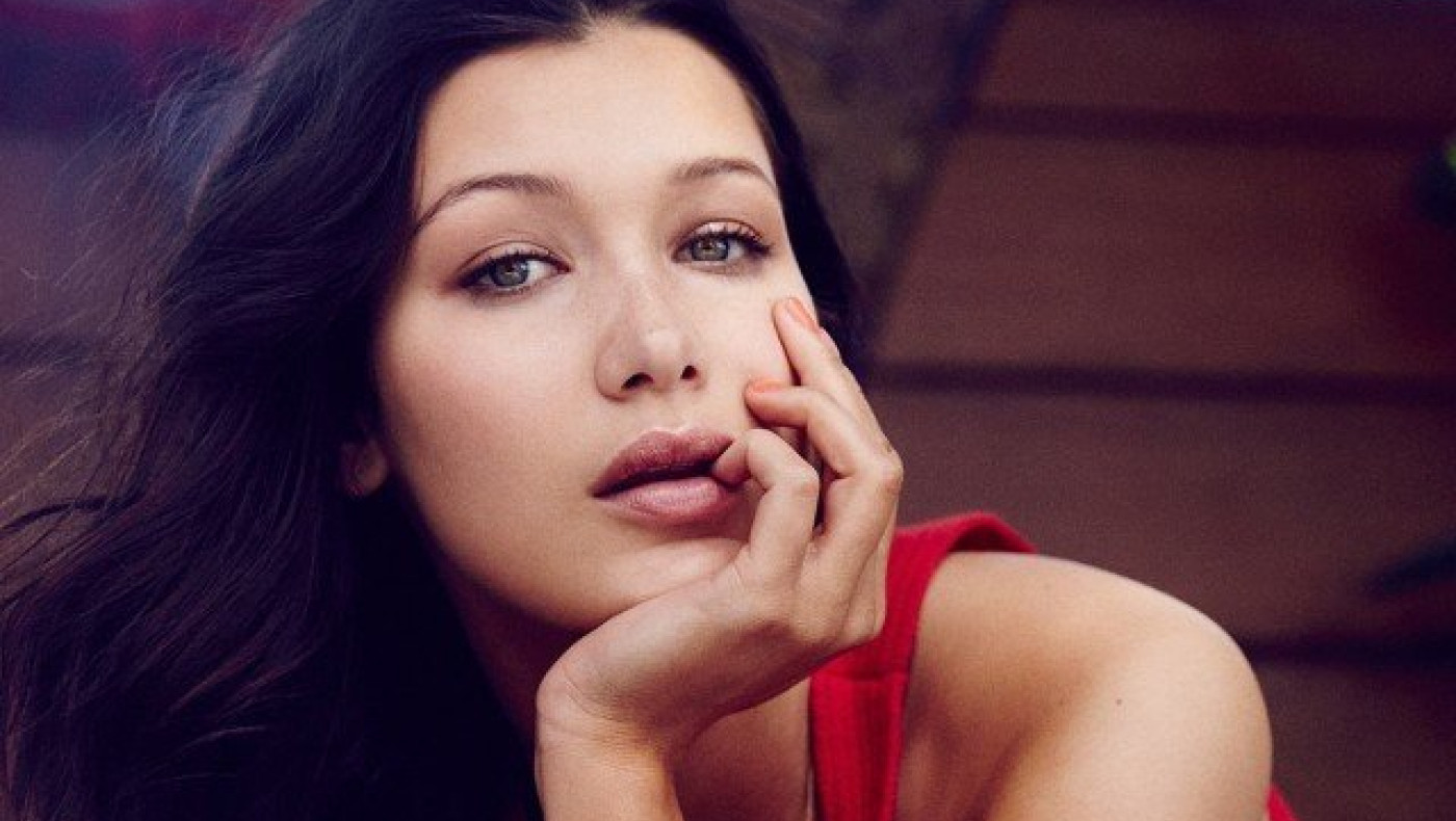 Στη Νέα Υόρκη χωρίς σουτιέν η Μπέλα Χαντίντ!  (pic)