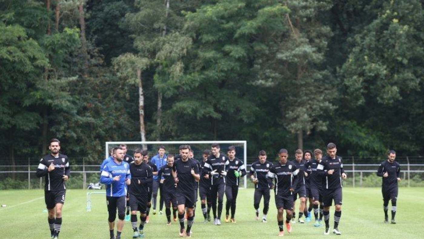 Ο    Άγιαξ  τους    πώρωσε  και  δεν  το  έκρυψαν!