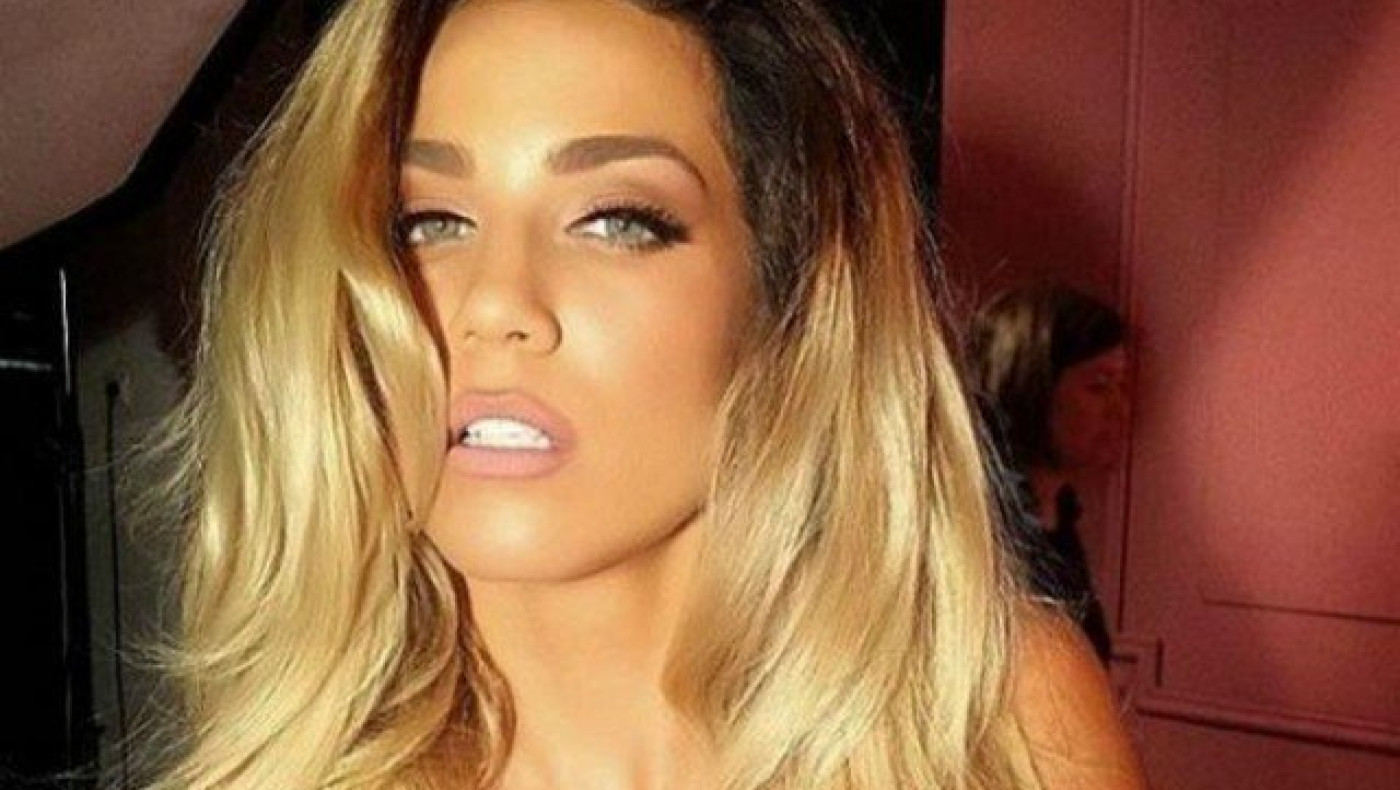 Topless και με αποκαλυπτικό μαγιό η Στικούδη! (pic)