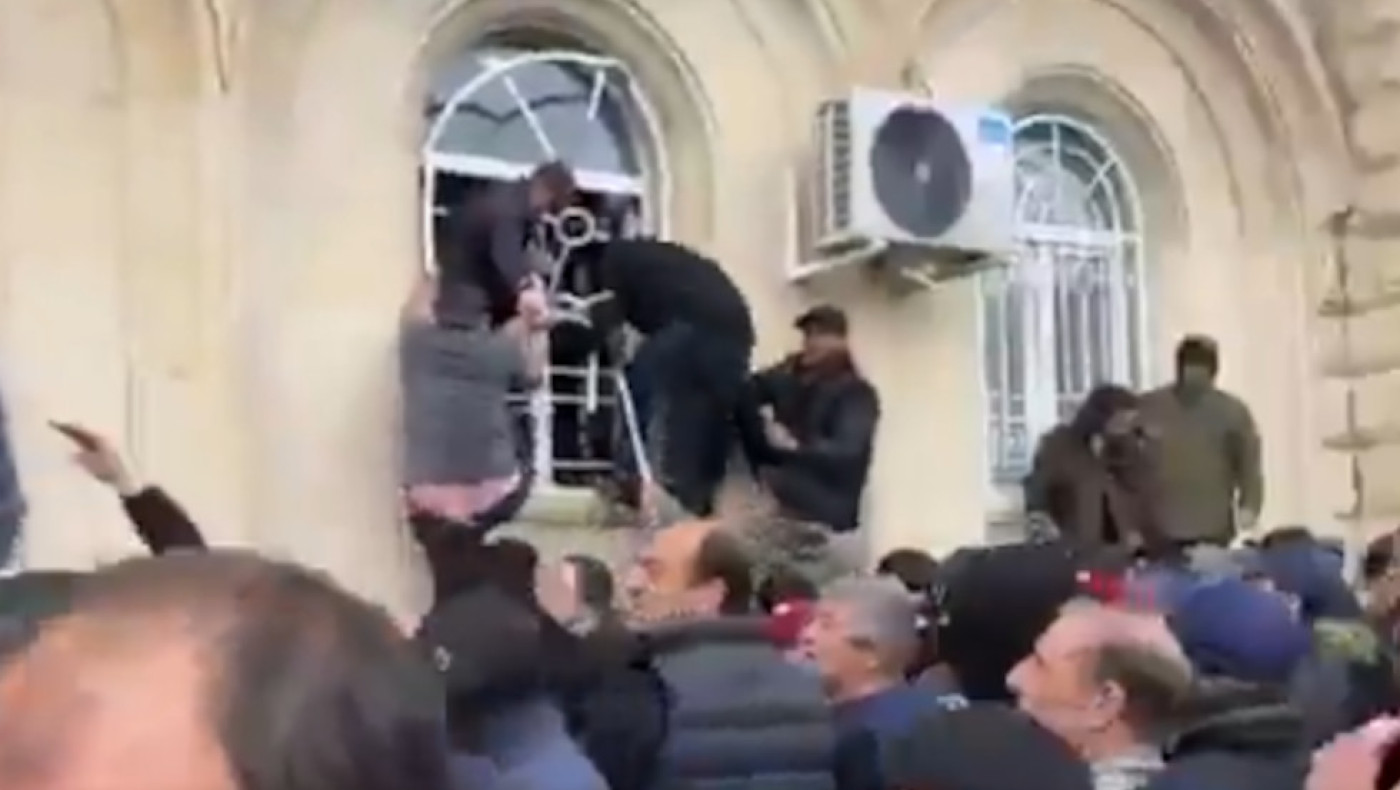 ΣΟΚ! Πυροβόλησαν και σκότωσαν βουλευτή μέσα στο κοινοβούλιο