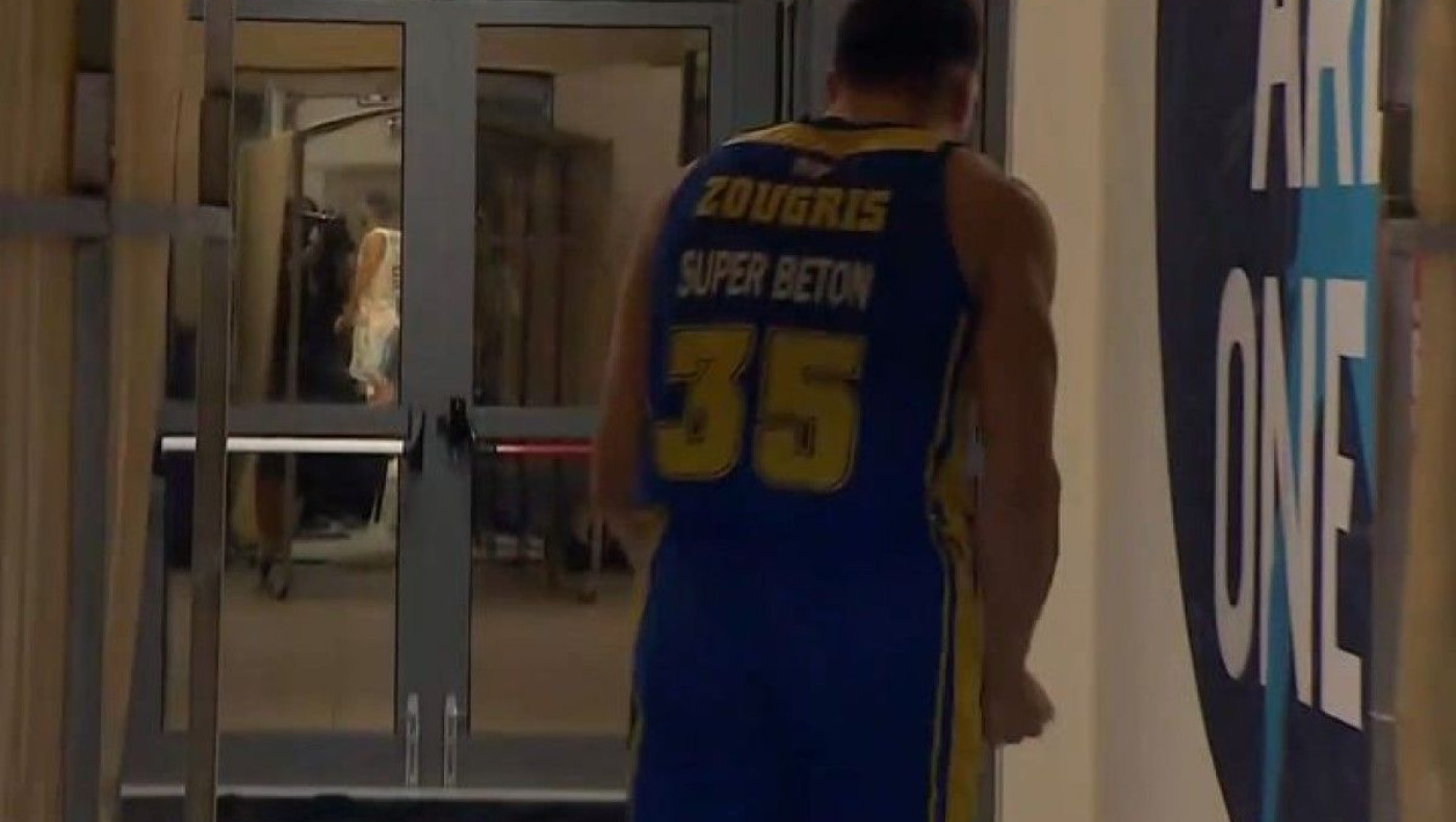 Ξέσπασε ο Ζούγρης- Οι φωνές του στα αποδυτήρια κάλυψαν μέχρι και τη μετάδοση της ΕΡΤ