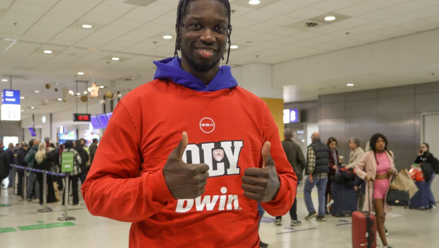 Ολυμπιακός: Έφτασε στην Ελλάδα ο Νέιθαν Μένσα