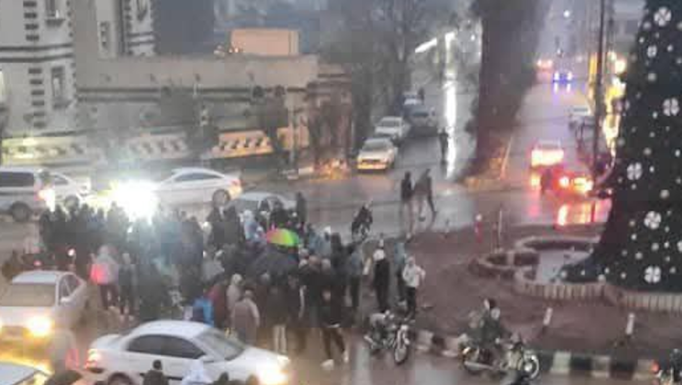 Συρία-Υπό διωγμό ο Χριστιανισμός: Φανατικοί μουσουλμάνοι έκαψαν χριστουγεννιάτικο δέντρο