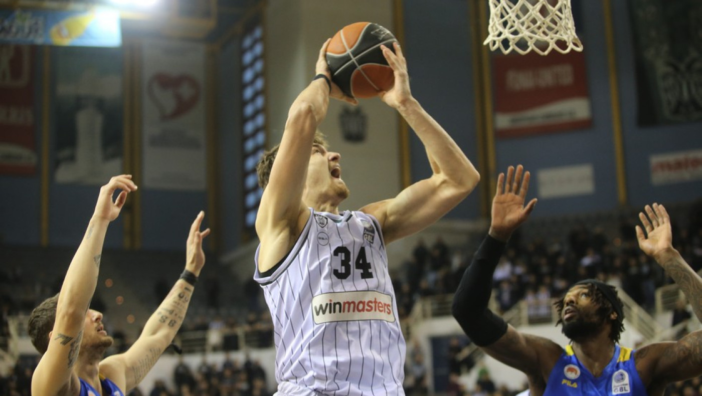 ΠΑΟΚ-Περιστέρι: Έκλεισε με 6η σερί νίκη το 2024 ο Δικέφαλος