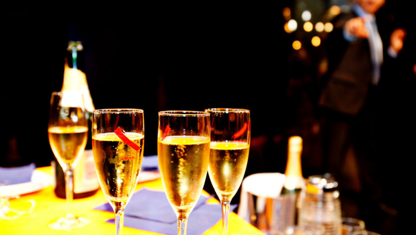 Πρωτοχρονιά: Πώς έγινε το must ποτό μίας ιδιαίτερης μέρας