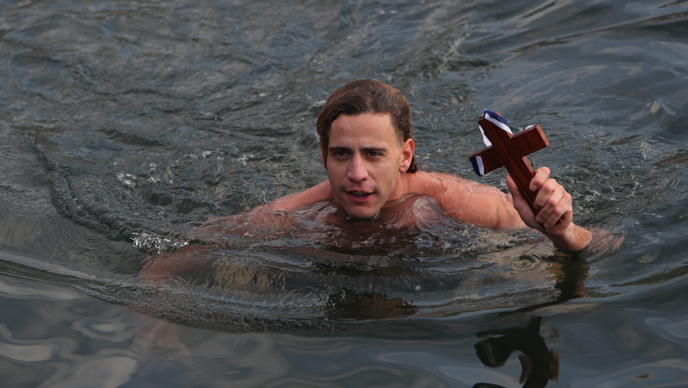 Θεοφάνια: Ποιος έπιασε τον τίμιο σταυρό στη Θεσσαλονίκη - Η συμμετοχή 11χρονου