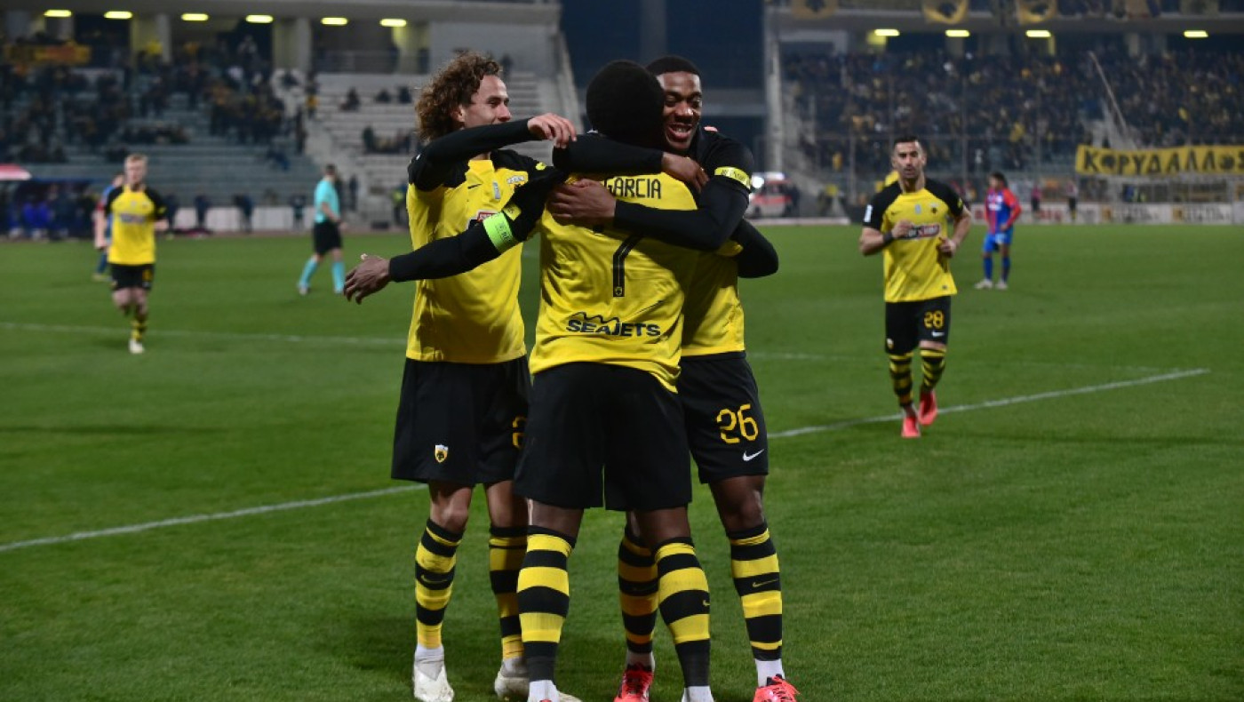 Έφτασε στην Τούμπα η αποστολή της ΑΕΚ