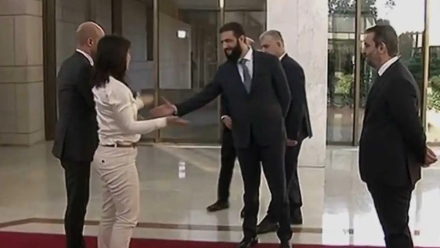 Συρία: Ο αλ-Σαράα αρνήθηκε χειραψία στην υπουργό Εξωτερικών της Γερμανίας Αναλένα Μπέρμποκ