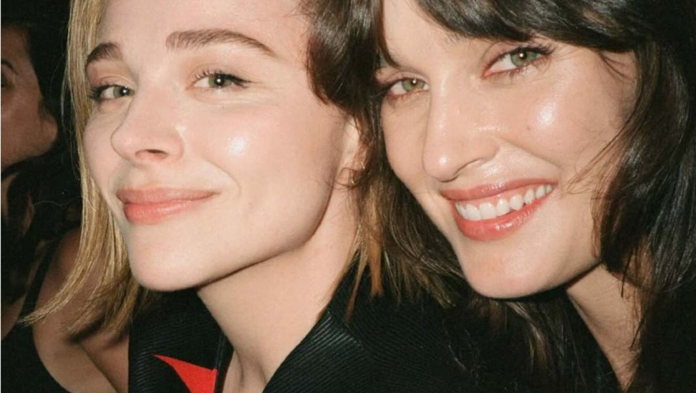 Η Κλόι Γκρέις Μορέτζ αρραβωνιάστηκε τη σύντροφο της Κέιτ Χάρισον