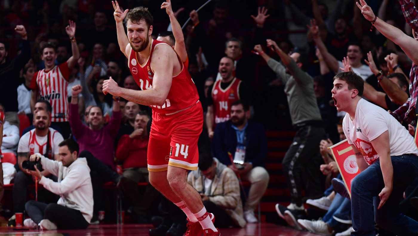 Με 45άρη Βεζένκοφ ο Ολυμπιακός έριξε κατοστάρα στην Μπάγερν