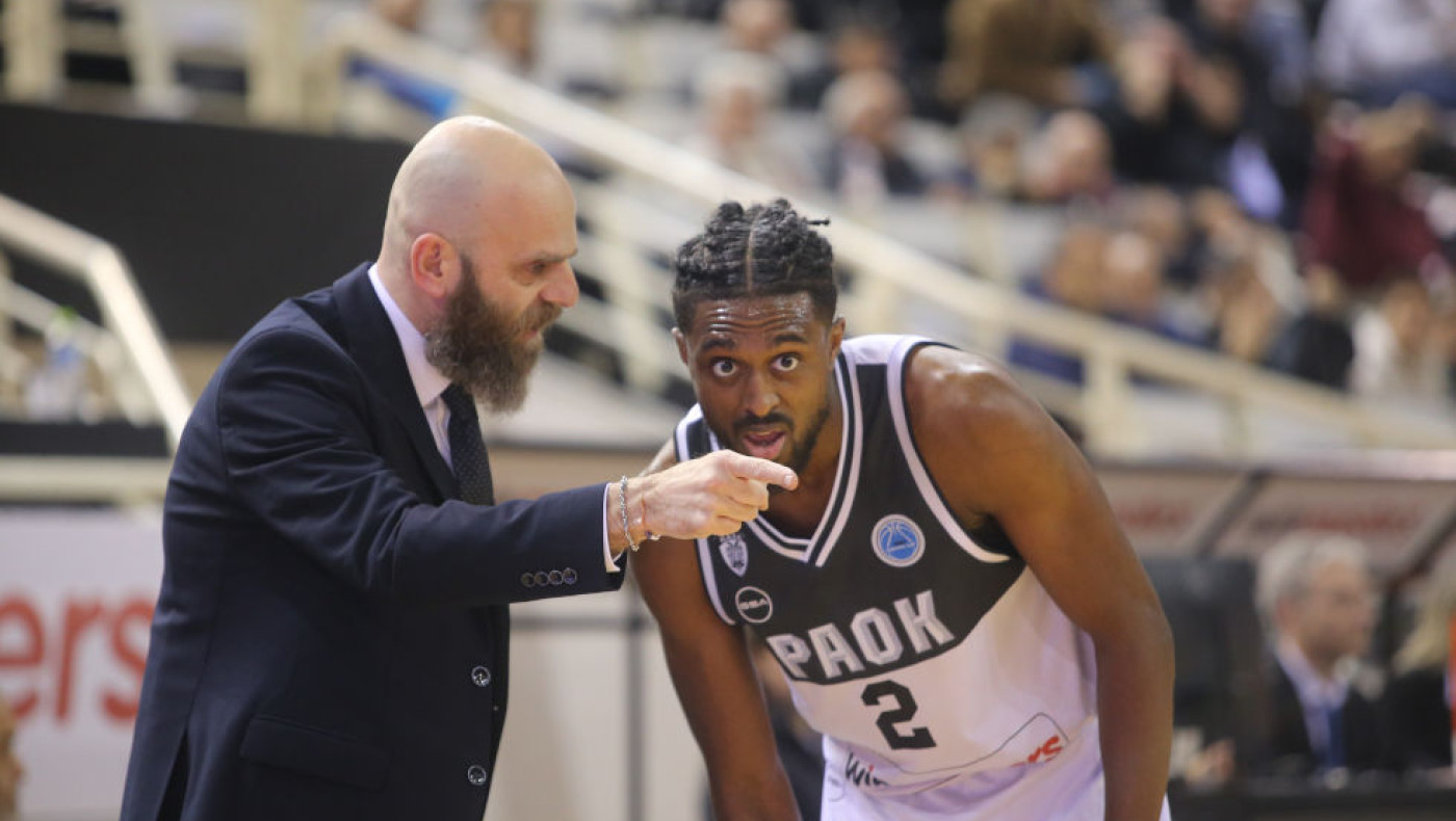 ΠΑΟΚ-Μάσιμο Καντσελιέρι: Αποθέωση και σύνθημα στα χείλη των οπαδών