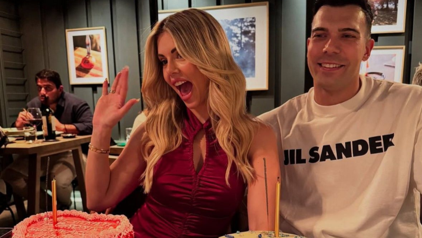 Έσβησαν μαζί τα κεράκια στην τούρτα Κώστας Σλούκας και Μαρία Δαρσινού