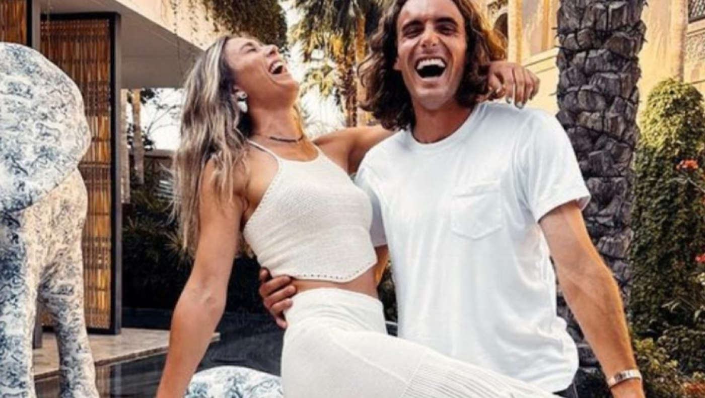 «Στροφή καριέρας» για τον Τσιτσιπά: Έγινε στιχουργός για χάρη της Μπαντόσα