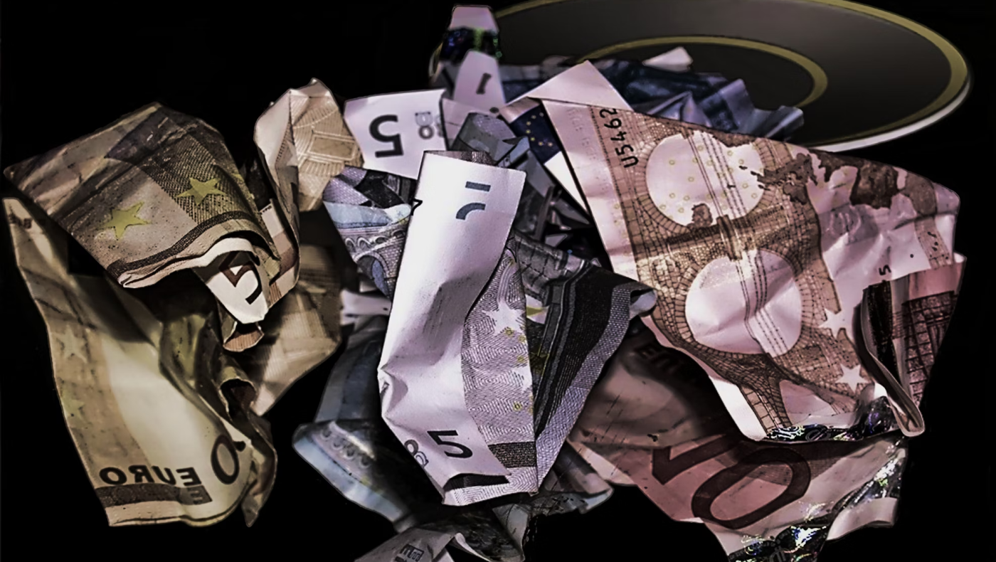 Βόλος: Έκλεψε 4.470 ευρώ από κολλητή της και τα έκρυψε στο εσώρουχό της