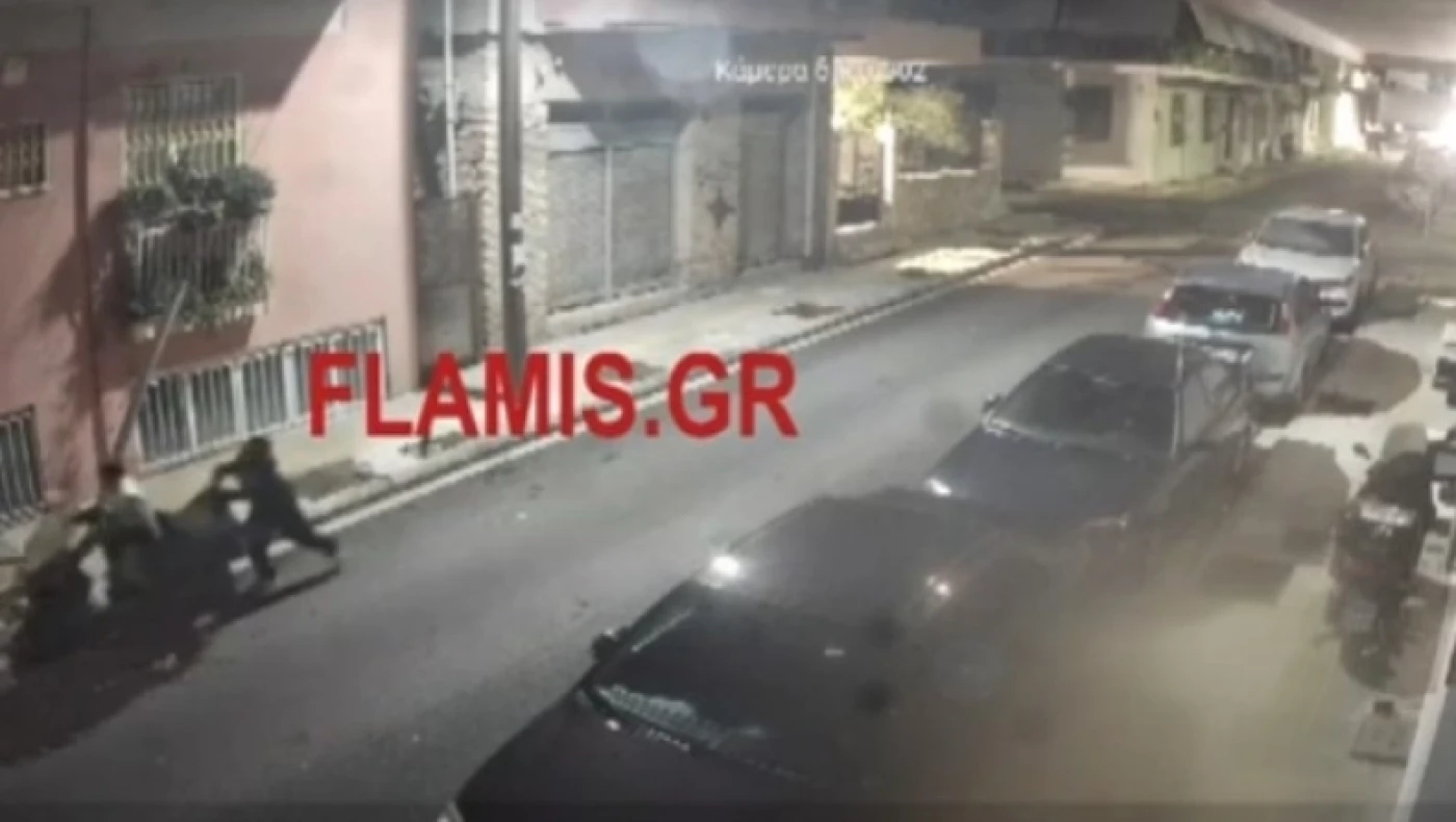 Πάτρα: Κάμερα ασφαλείας «τσάκωσε» δύο ανήλικους Ρομά να κλέβουν μηχανή