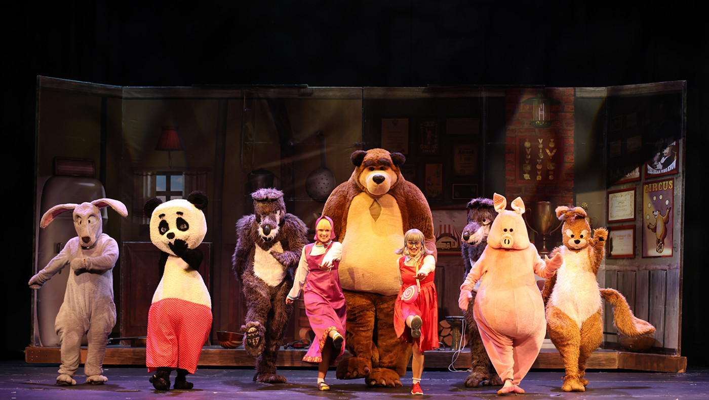 Τελευταίες παραστάσεις στην Αθήνα για το παιδικό έργο «Η Μάσα και ο Αρκούδος, μια μεγάλη γιορτή»